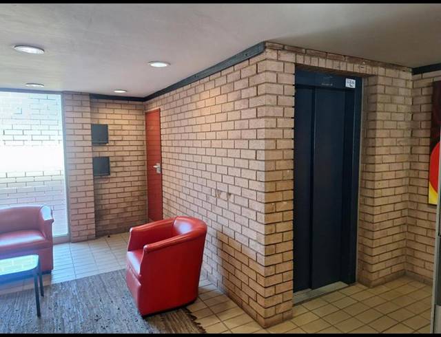 BUSINESS PROPERTY TO RENT IN LYNNWOOD